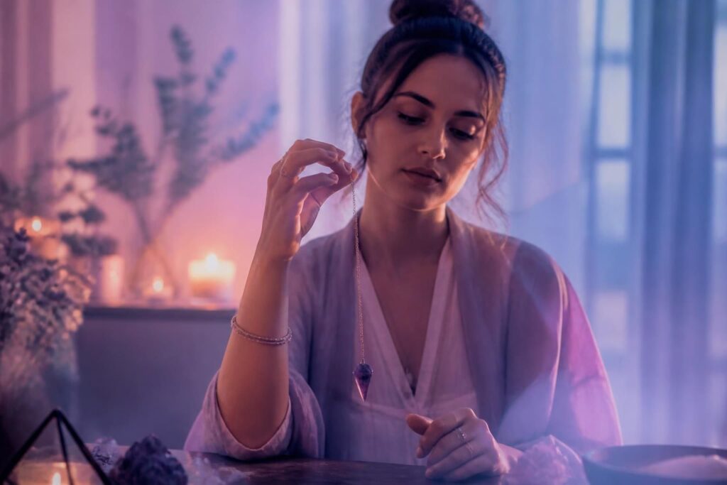 découvrez comment utiliser un pendule pour la première fois en toute sérénité, sans stress ni appréhension, grâce à nos conseils simples et efficaces.